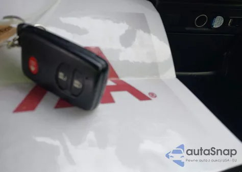 2015 Toyota Prius V Three z USA, uszkodzony, nr VIN JTDZN3EU3FJ032692